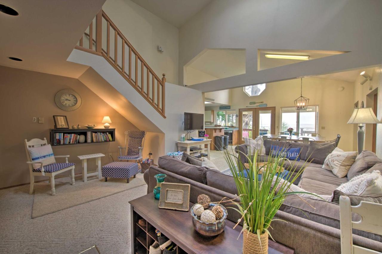 Warm Beach Hideaway With Private Beach! Stanwood Экстерьер фото