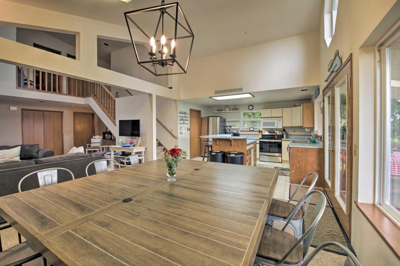 Warm Beach Hideaway With Private Beach! Stanwood Экстерьер фото
