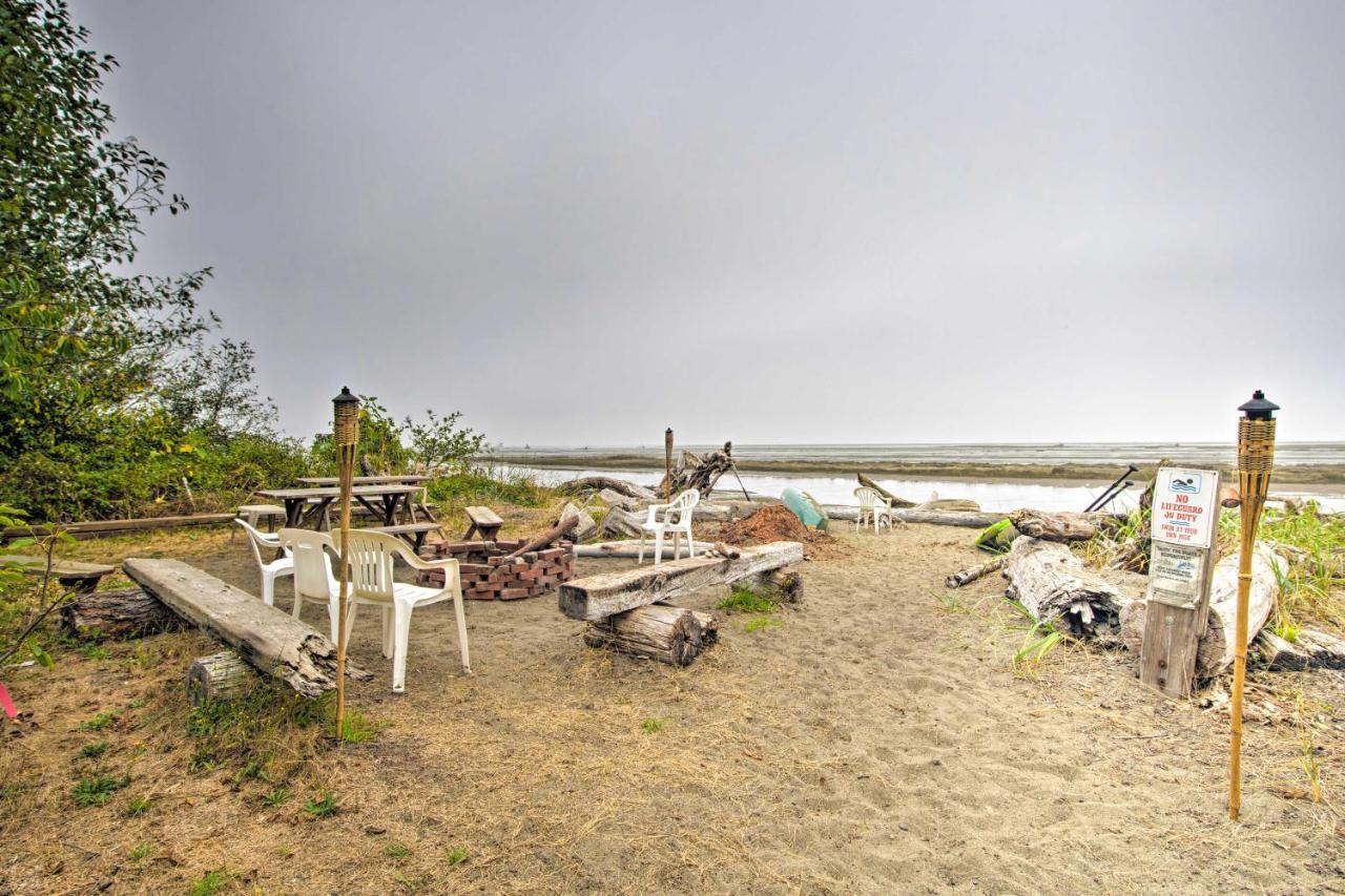 Warm Beach Hideaway With Private Beach! Stanwood Экстерьер фото