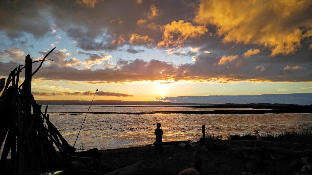 Warm Beach Hideaway With Private Beach! Stanwood Экстерьер фото